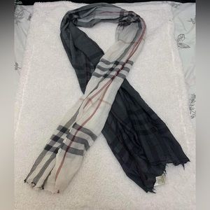 ❌SOLD❌Burberry Scarf
